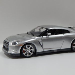2009 Nissan model car GT-R 1/18